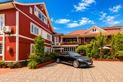 Address of Hotel Walisons (2mins walk to Dal Lake, Kashmir)
