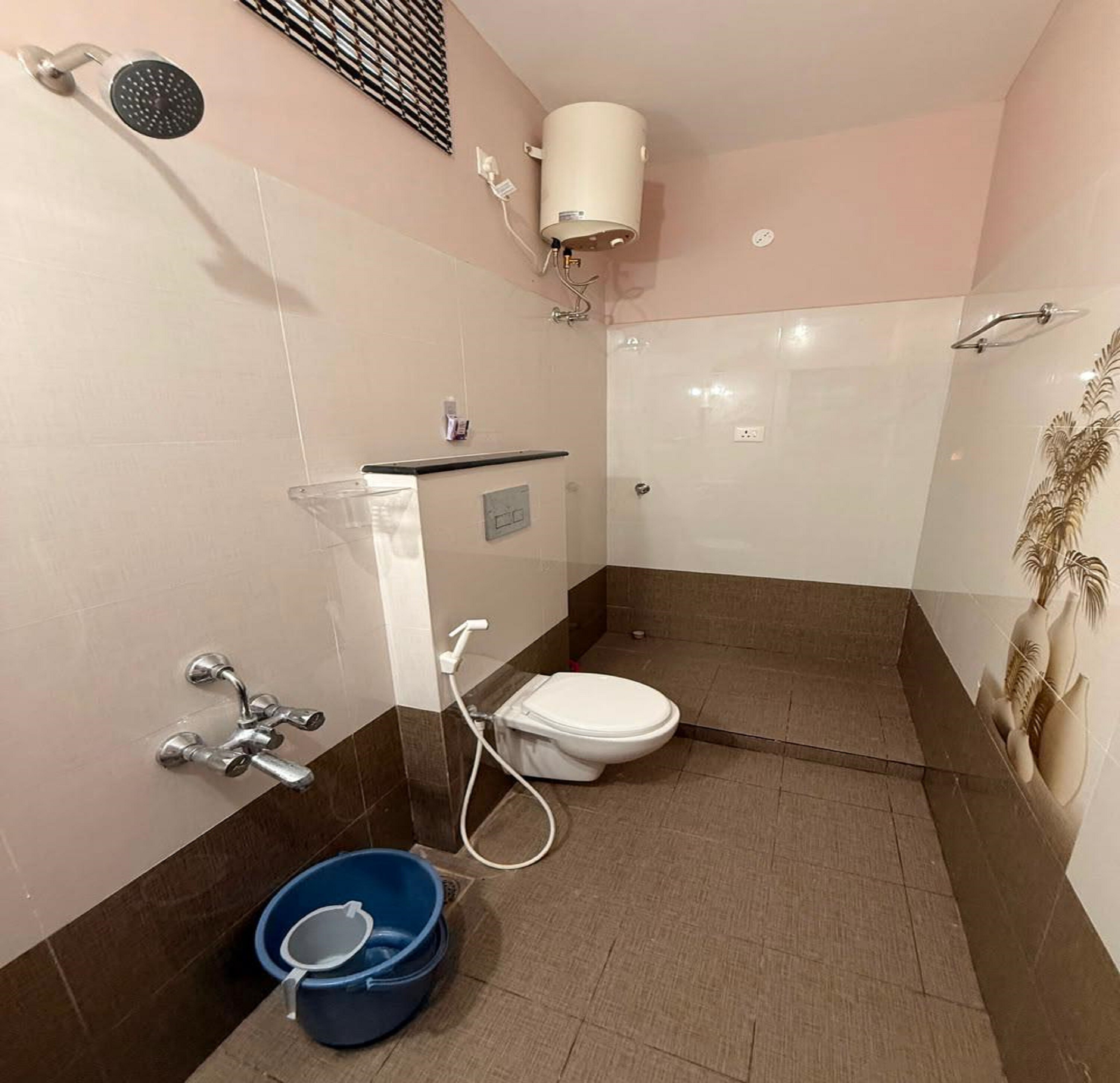 SS Homestay - Tap to explore photos