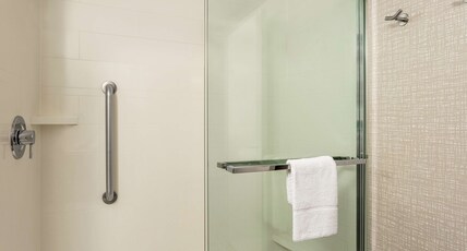 Hampton Inn by Hilton Milwaukee/Brookfield Room Type - 2 QUEEN BEDS NONSMOKING