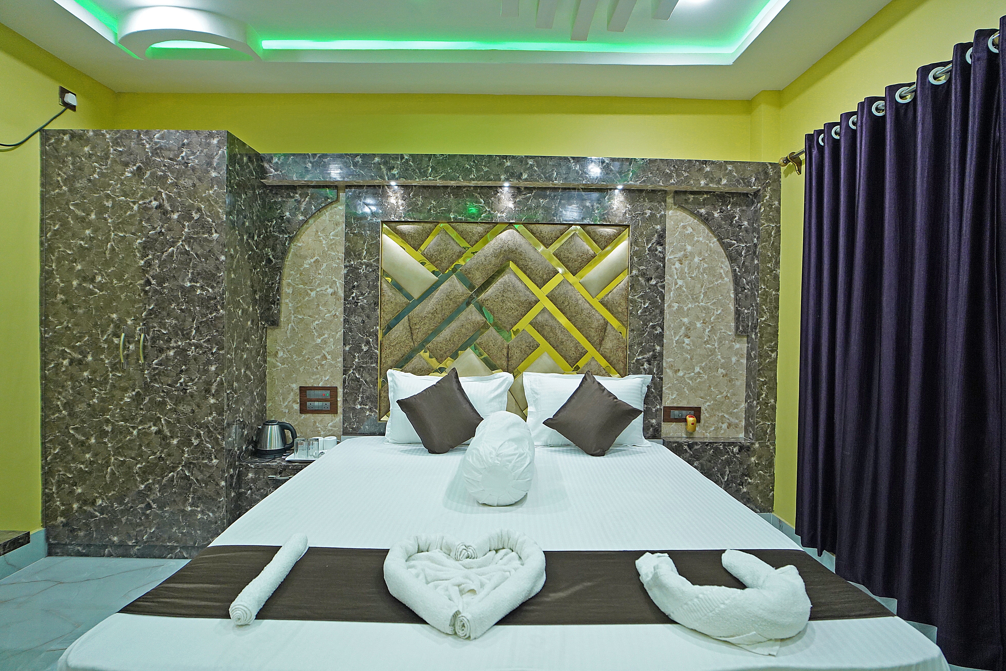 India Beach Resort - Tap to explore photos