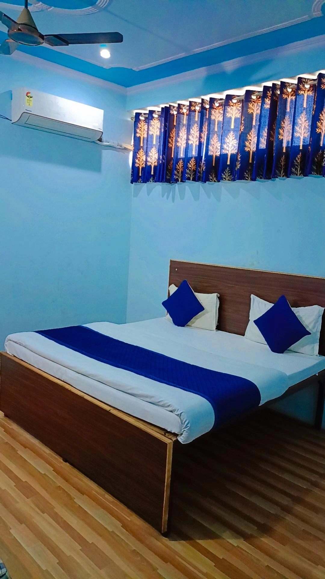 Hotel Pushp Niwas - Tap to explore photos