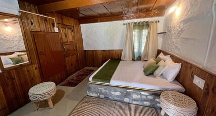 Rock Top Inn | Rooms & Restaurant Room Type - Ground Floor Room with Garden View
