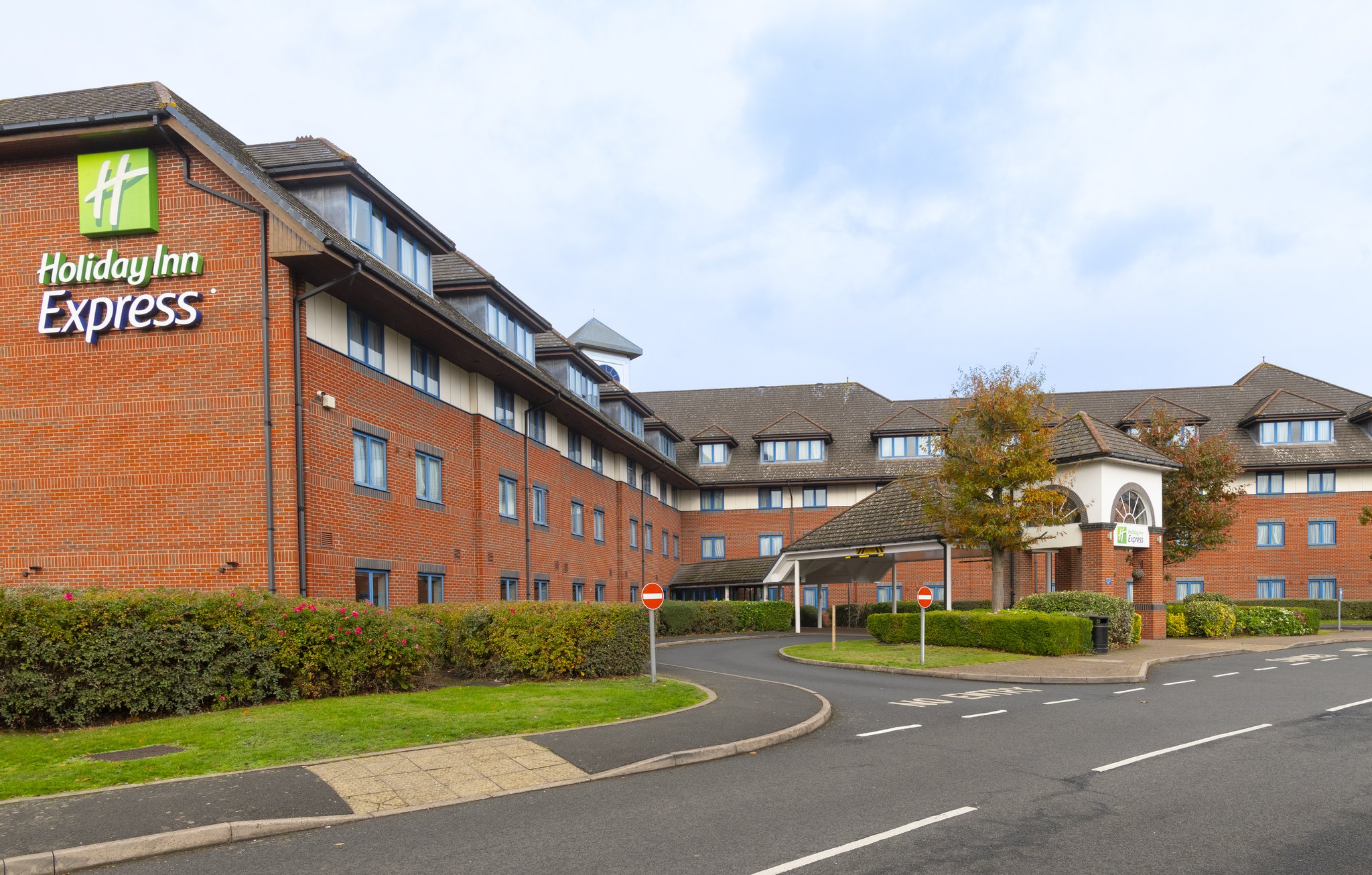 Holiday Inn Express Birmingham NEC - Tap to explore photos