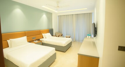 Hotel Ivory Leaf Stays  Golf Course Road Room Type - Twin Room with Balcony