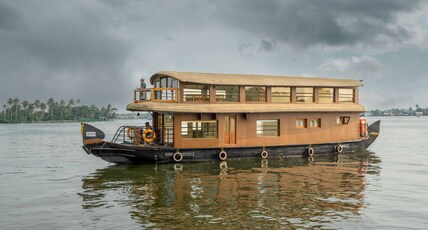 Osprey Luxury Houseboats And Cruises Room Type - Tamara, Two Bedroom Luxury Houseboat with Jacuzzi