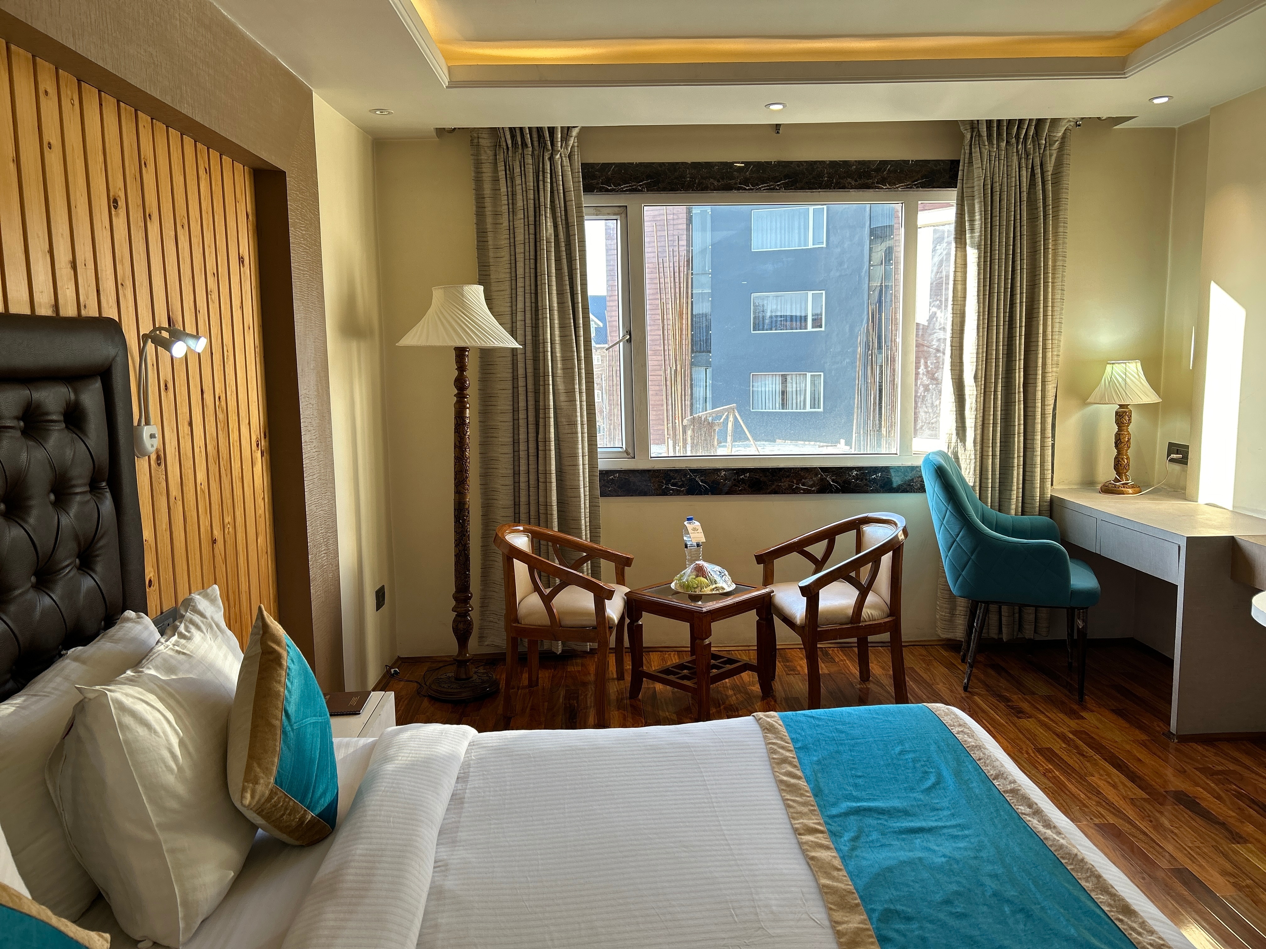 Hotel Milan - Tap to explore photos