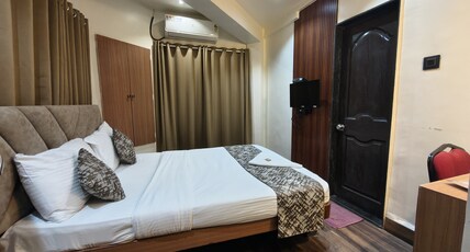 Hotel PadmaKrishna Room Type - Deluxe AC Room