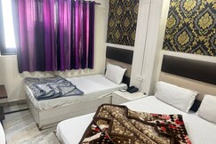 Hotel Mourya Deluxe New Delhi