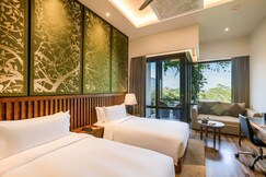 DoubleTree by Hilton Weerawila Rajawarna Resort