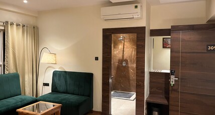 Median Inn Room Type - Suite Room
