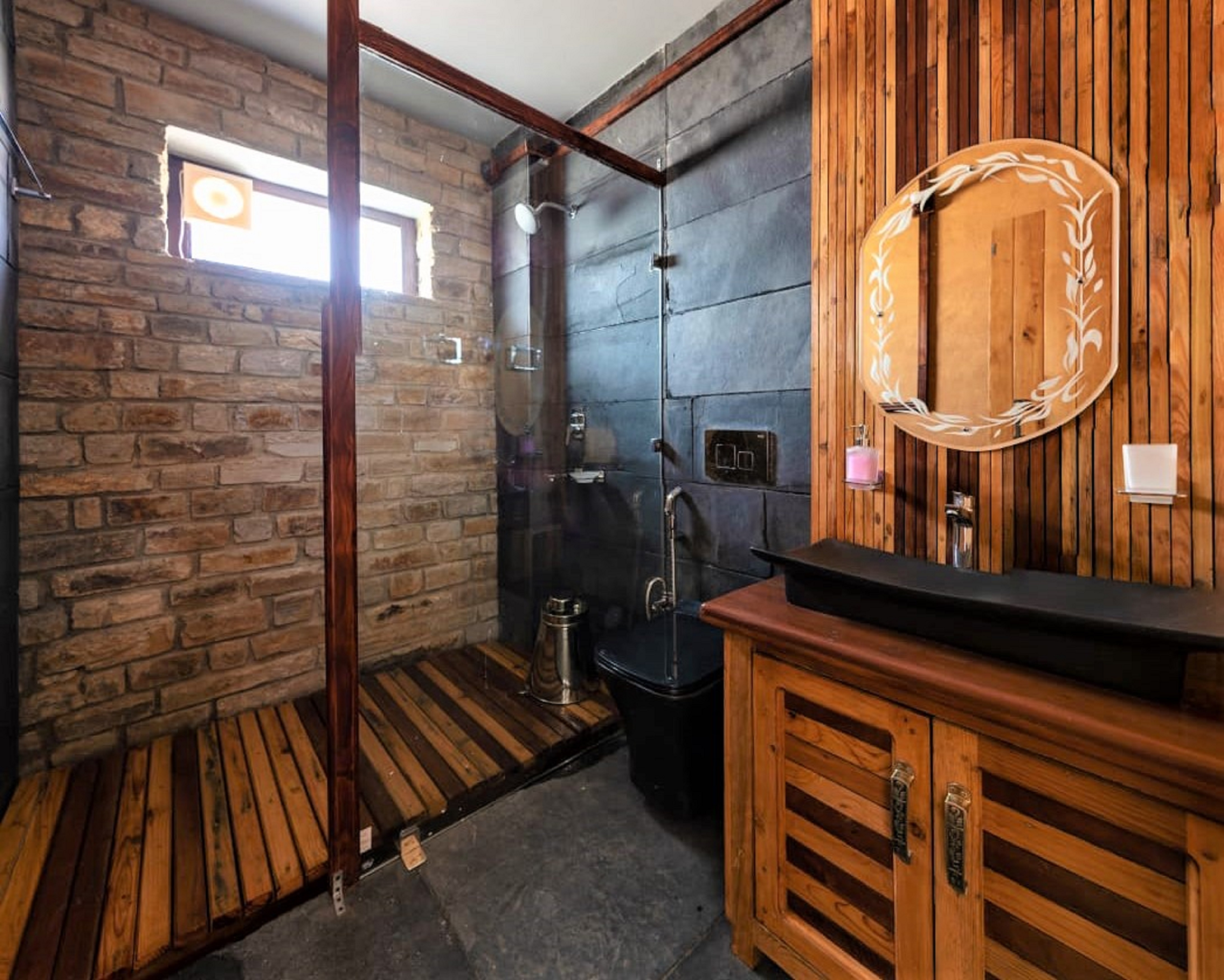 BluSalzz Homes - The Himalayan Bungalow, Almora - Uttarakhand - Tap to explore photos