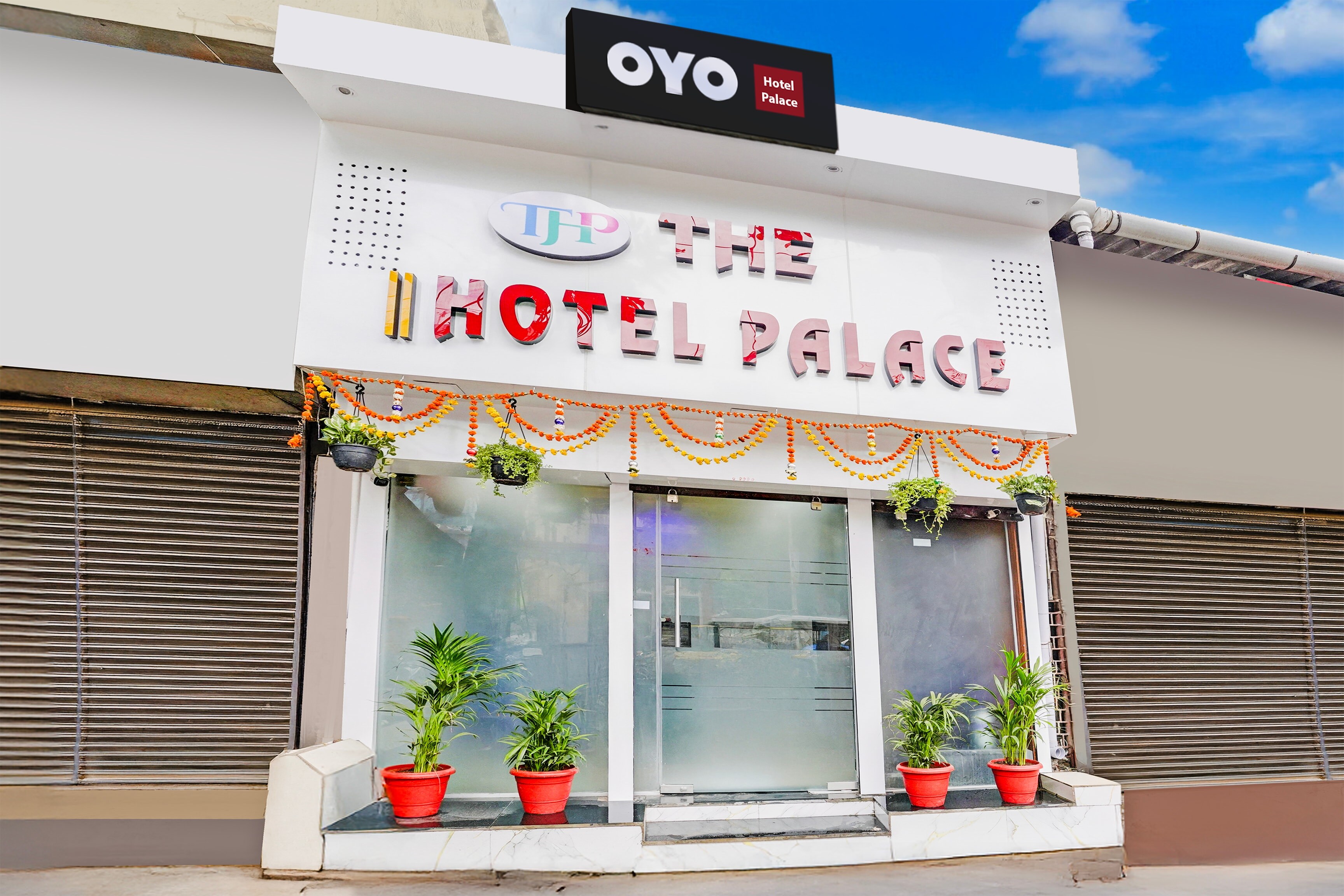 Hotel O The Hotel Palace - Tap to explore photos