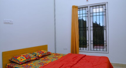 Charlie's Hut Rooms Room Type - Bedroom 2