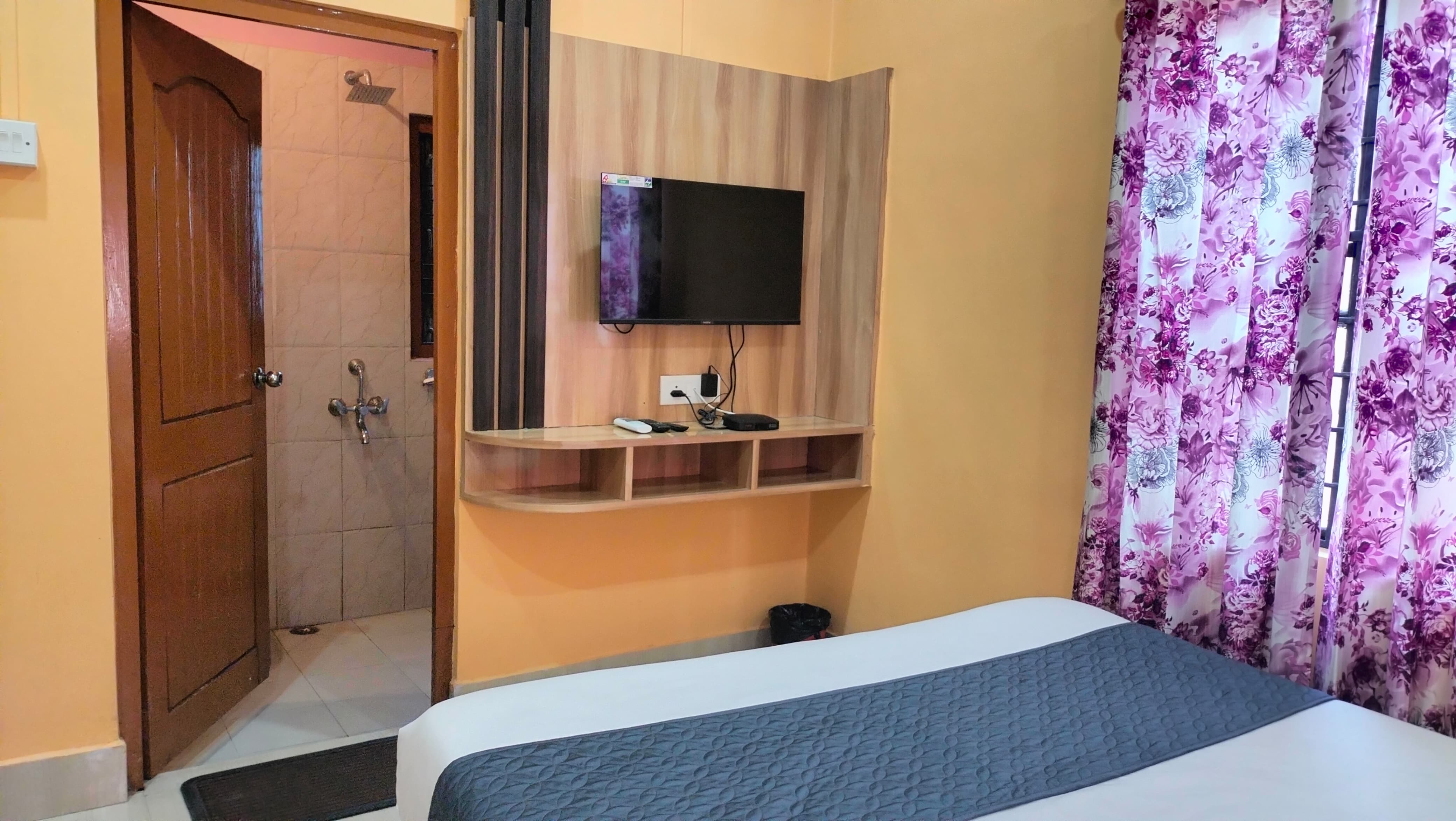 Hotel Larmika - Tap to explore photos