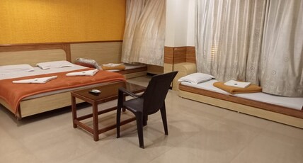 Hotel Om Park Room Type - Family Room Four Bed AC