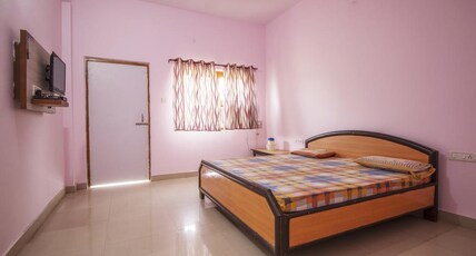Aashirwad Guest House Room Type - Deluxe Non AC Aashirwad Guest House Room Type - Deluxe Non AC