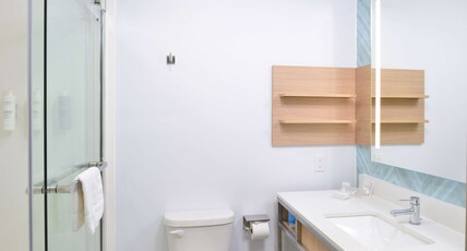 Hilton Garden Inn Denton Room Type - 1 KING BED