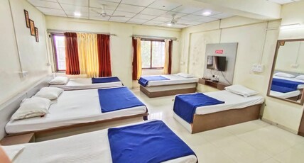Hotel Gurusparsh, Kolhapur Room Type - 6 Bed Non AC Room