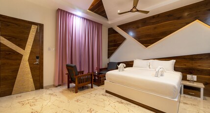 SRJungle Resort Room Type - Luxury Cottages