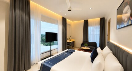 Kyzen Hotel Shamshabad Room Type - Luxury Suite