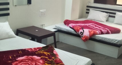 Hotel Shiva Room Type - family room non ac four bed