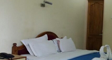 HOTEL SEA QUEEN INN Room Type - Deluxe Triple Room