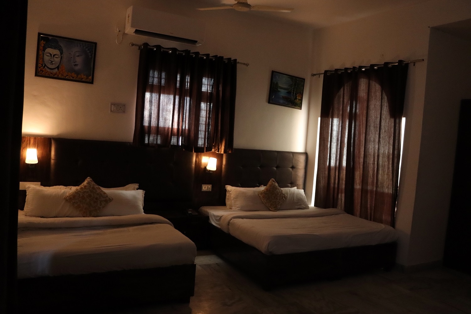 Hotel Khushi - Tap to explore photos