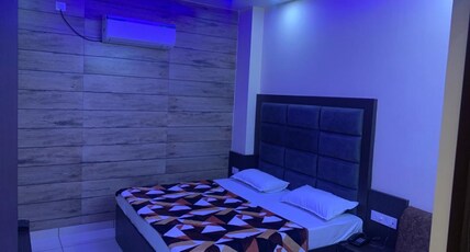 Red Gold Inn Room Type - Super Deluxe Room