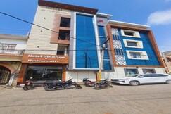 Hotel Aadhya & Restaurant
