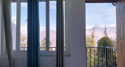 Hotel Siya Giggles Room Type - Luxury Mountain View Room with Balcony