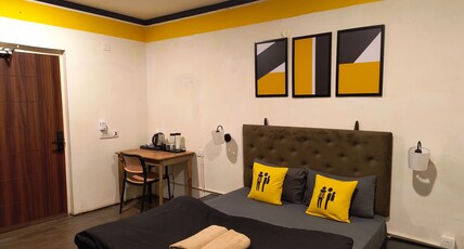 The Hosteller Nainital Room Type - Deluxe Double Room