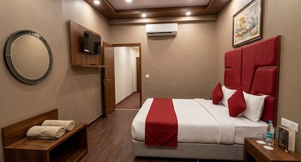 Hotel Umang Residency Room Type - Superior Room With Smart TV Hotel Umang Residency Room Type - Superior Room With Smart TV