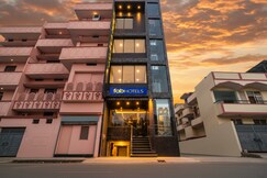 FabHotel Lemon Grass - Nr. Assi Ghat