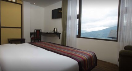 Bumblebee Guest House Room Type - Super Deluxe Room