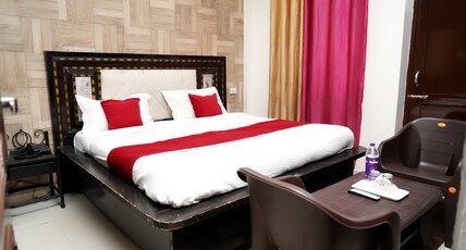 Hotel Star Welcome Room Type - Deluxe AC Rooms