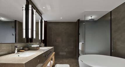 DoubleTree by Hilton Beijing Badaling Room Type - KING DELUXE SUITE