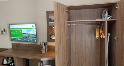 Holiday Inn Nottingham Room Type - 1 King Standard