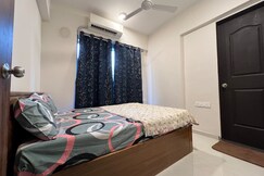 Cozy Apartment In Prime Location Of Andheri West