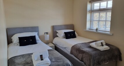 OYO The Leven Room Type - Deluxe Twin Room