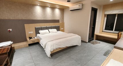 Swagat Residency Room Type - Bedroom Suite with City view