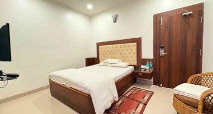 Santiniketan Residency Room Type - DELUXE ROOM DOUBLE Santiniketan Residency Room Type - DELUXE ROOM DOUBLE
