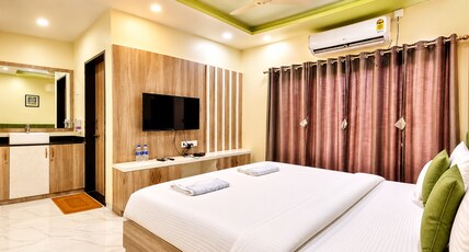 Bhigwan - Suyash Palace And Lodge Room Type - Executive Suite With Mountain View