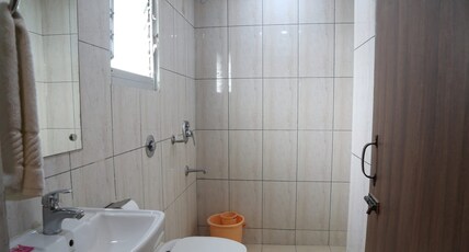Hotel Vandana Room Type - AC Deluxe Triple bed