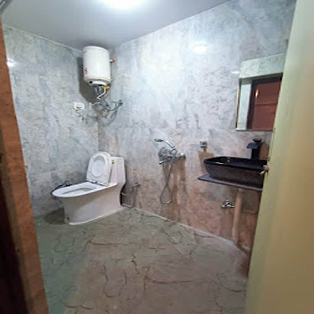 Shiv Inn Homestay - Tap to explore photos