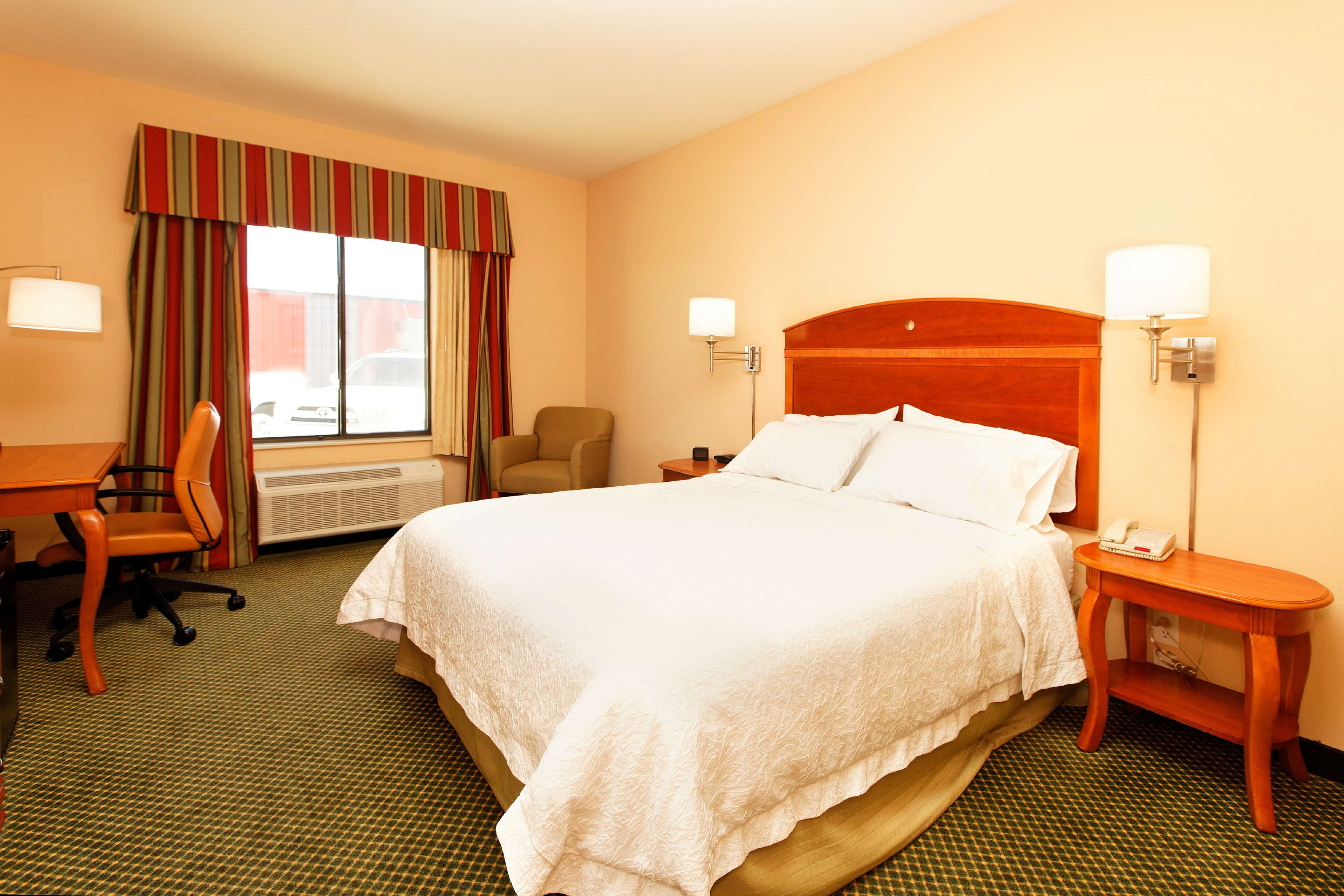 Hampton Inn by Hilton Montrose - Tap to explore photos