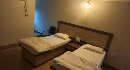 Hotel Sri Krishna Room Type - Deluxe Twin Room with city view