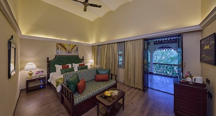 Royal Orchid Metropole Room Type - Luxury Heritage with Bathtub & Lawn view Balcony Royal Orchid Metropole Room Type - Luxury Heritage with Bathtub & Lawn view Balcony