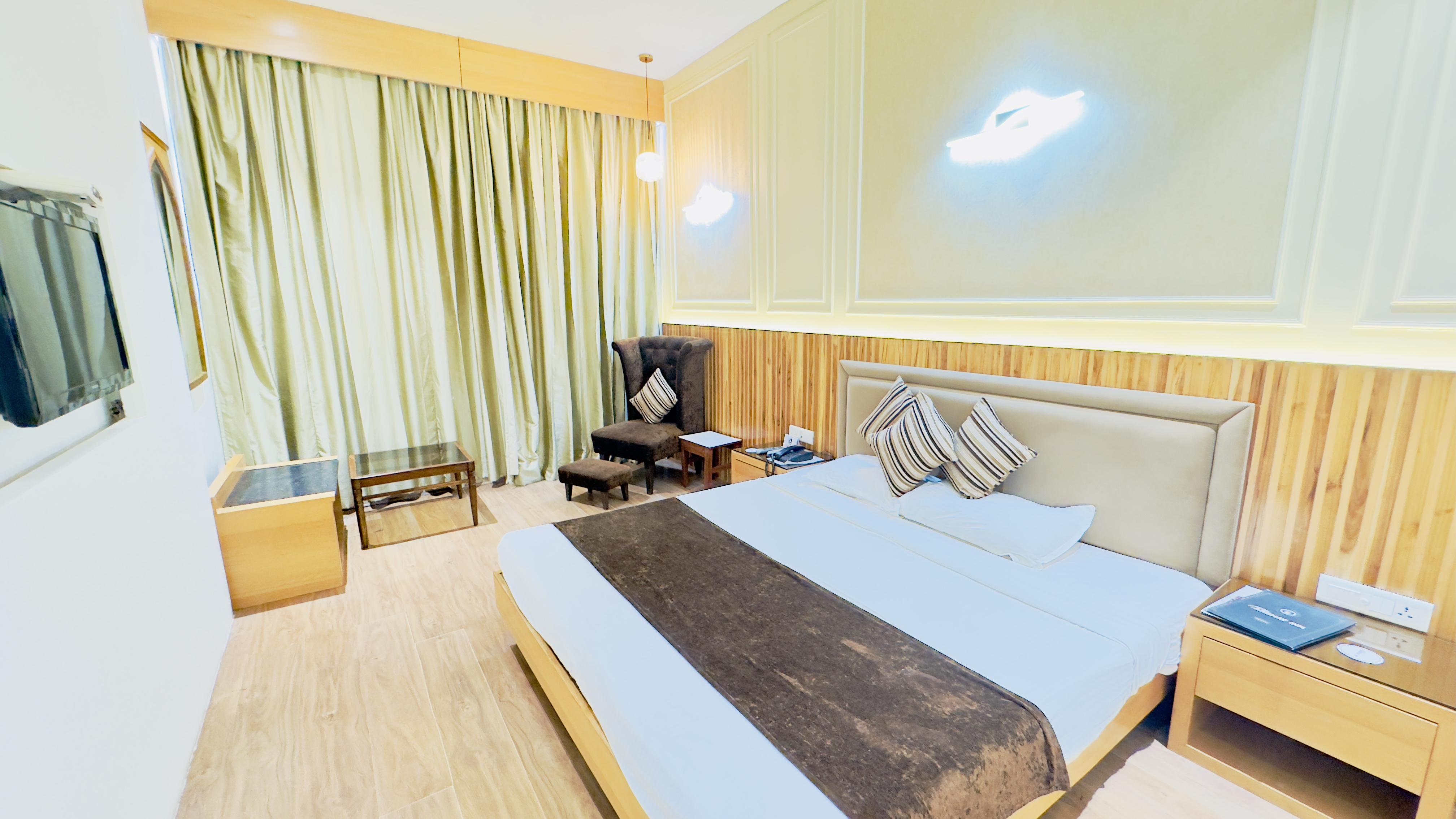 Hotel Parbhat Inn Room Type - Deluxe Room