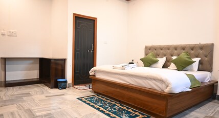 Hotel Maheshwari Villa Room Type - Super Deluxe Room