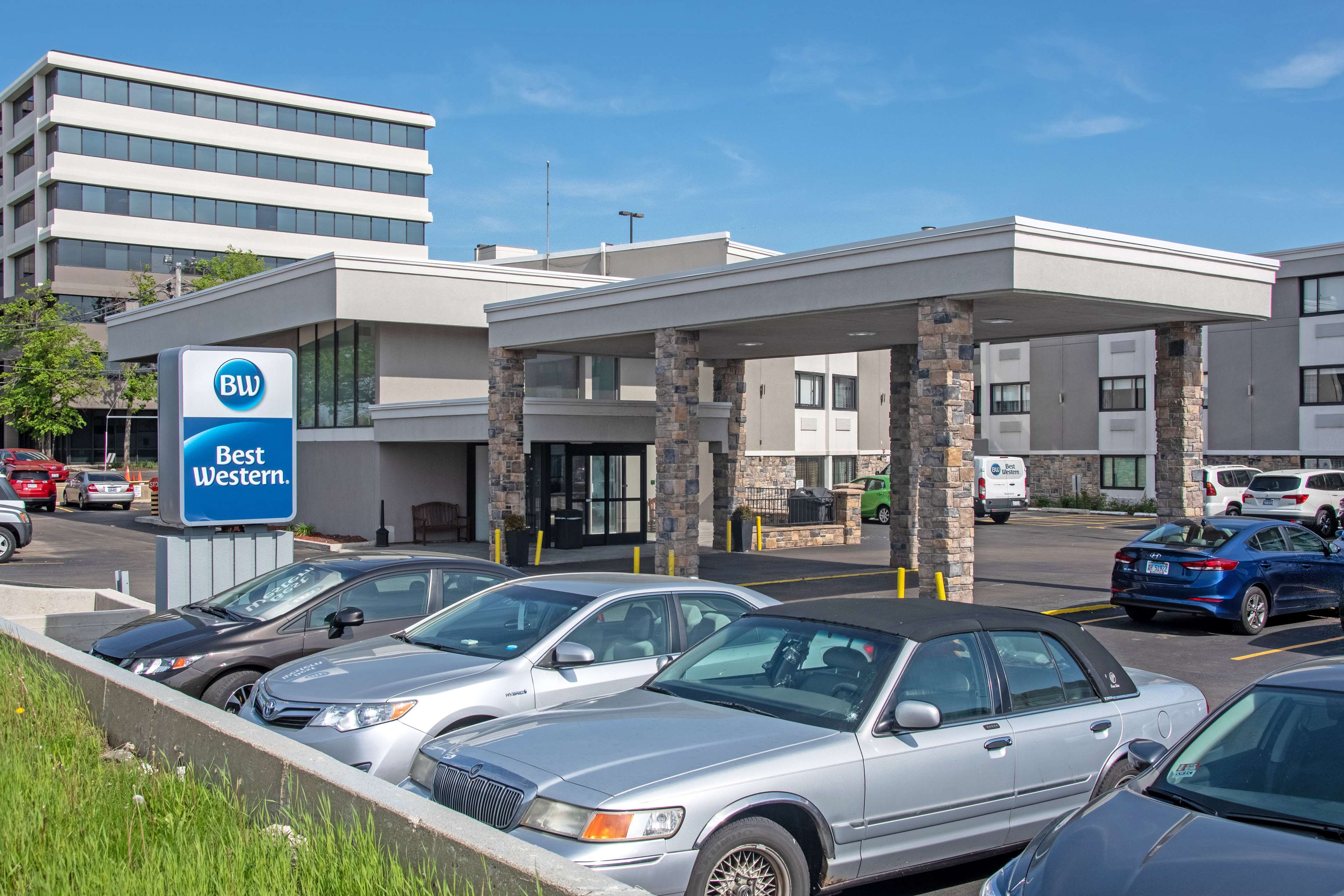 Best Western Ohare Hotel Rosemont - Tap to explore photos